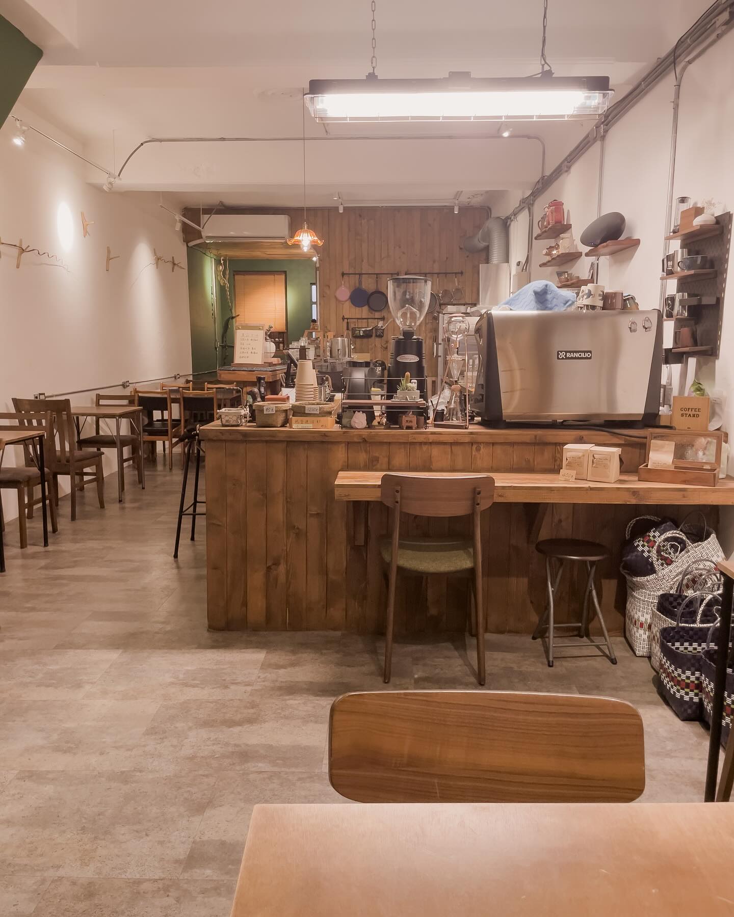 Dream House Coffee Atmosphere